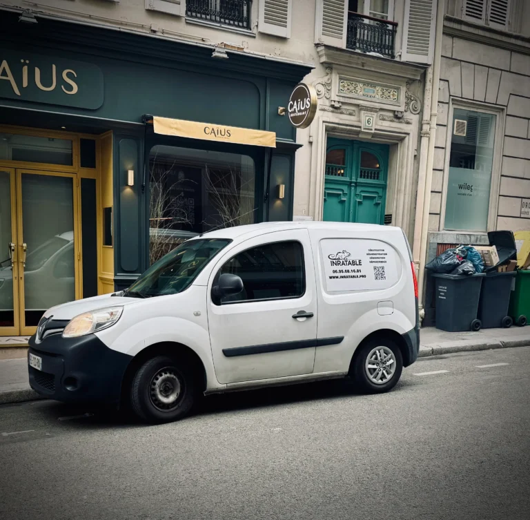 voiture Inratable photographiée dans le 17e arrondissement de Paris