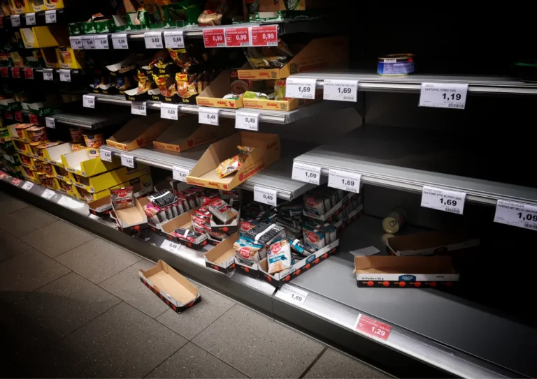rayon de supermarché désordonné