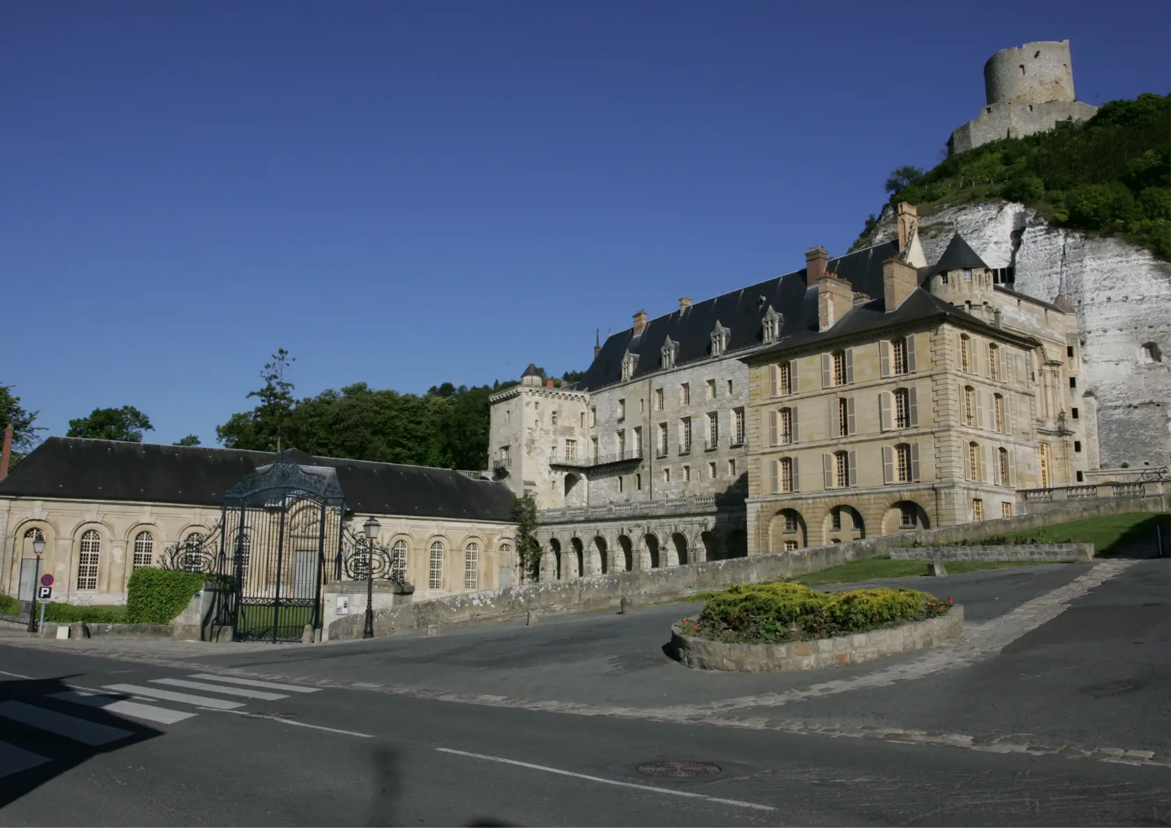Château de La Roche-Guyon dans le Val-d’Oise, secteur d’intervention en dératisation